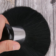 Musta kaulaharja puisella kahvalla neck brush for hair salon